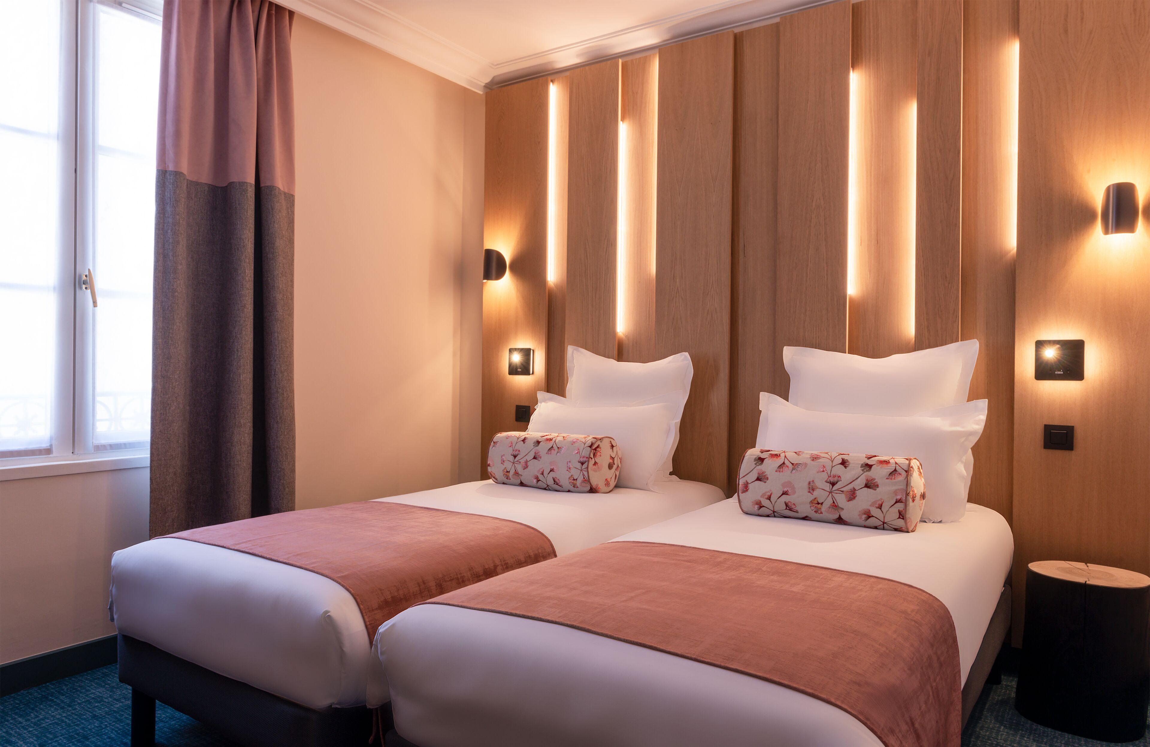 Leonardo Boutique Opera Paris