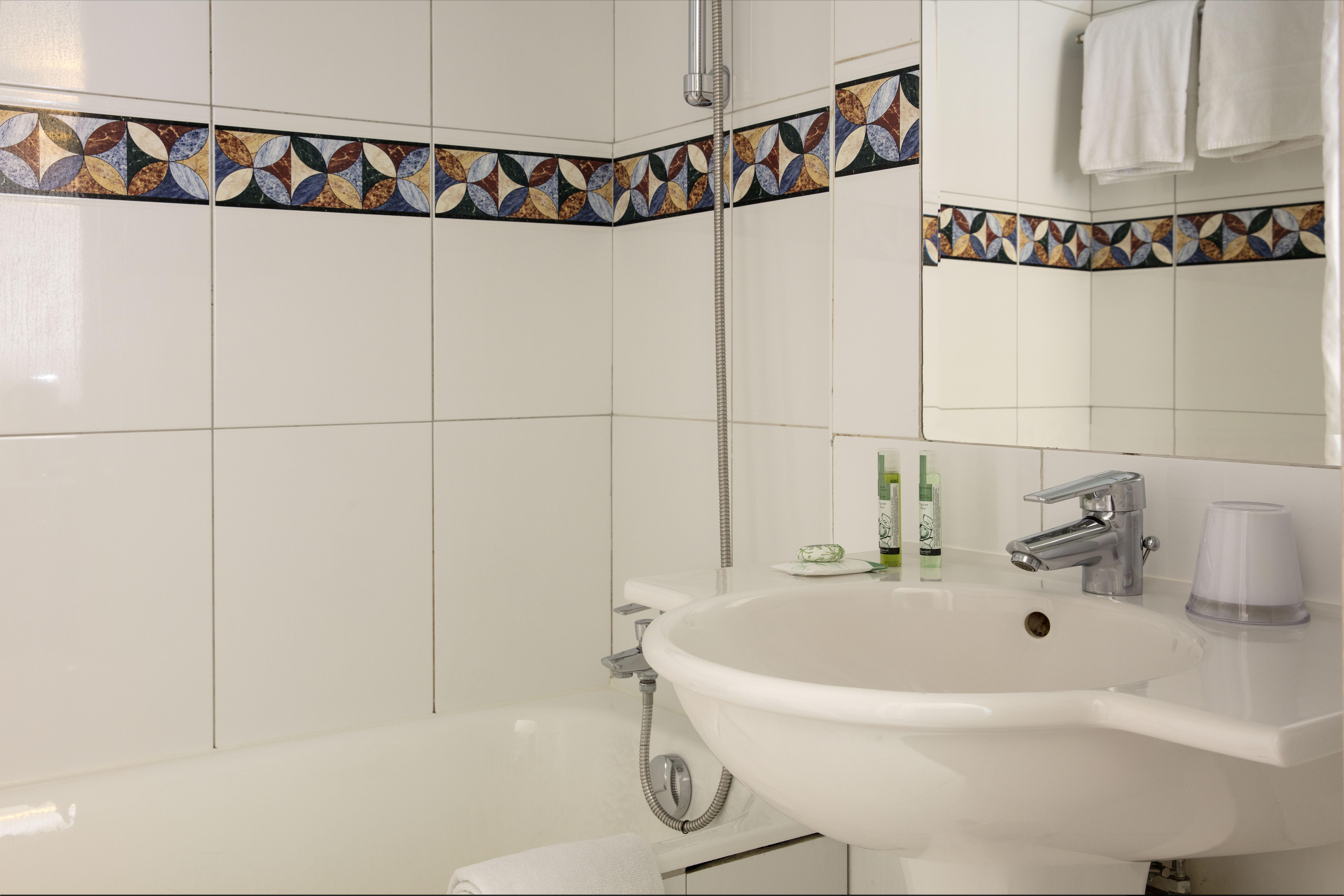 Hotel Leonardo Boutique Opera 4*