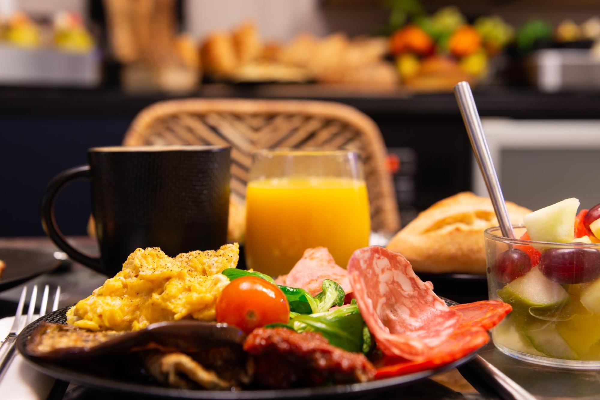 Hotel Leonardo Boutique Opera 4*