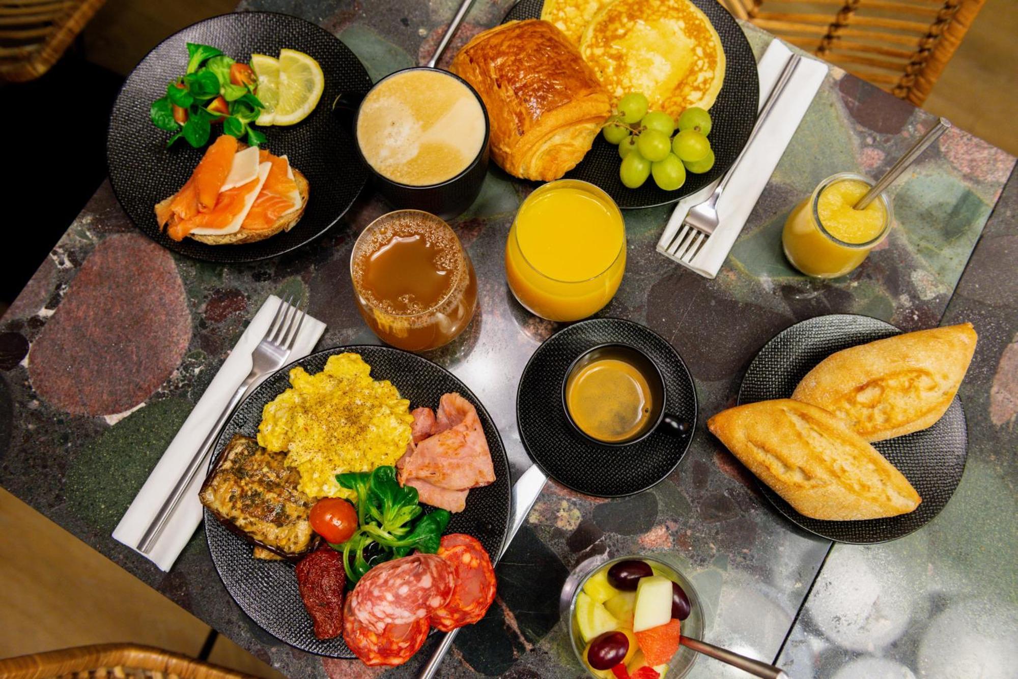 Leonardo Boutique Opera Paris