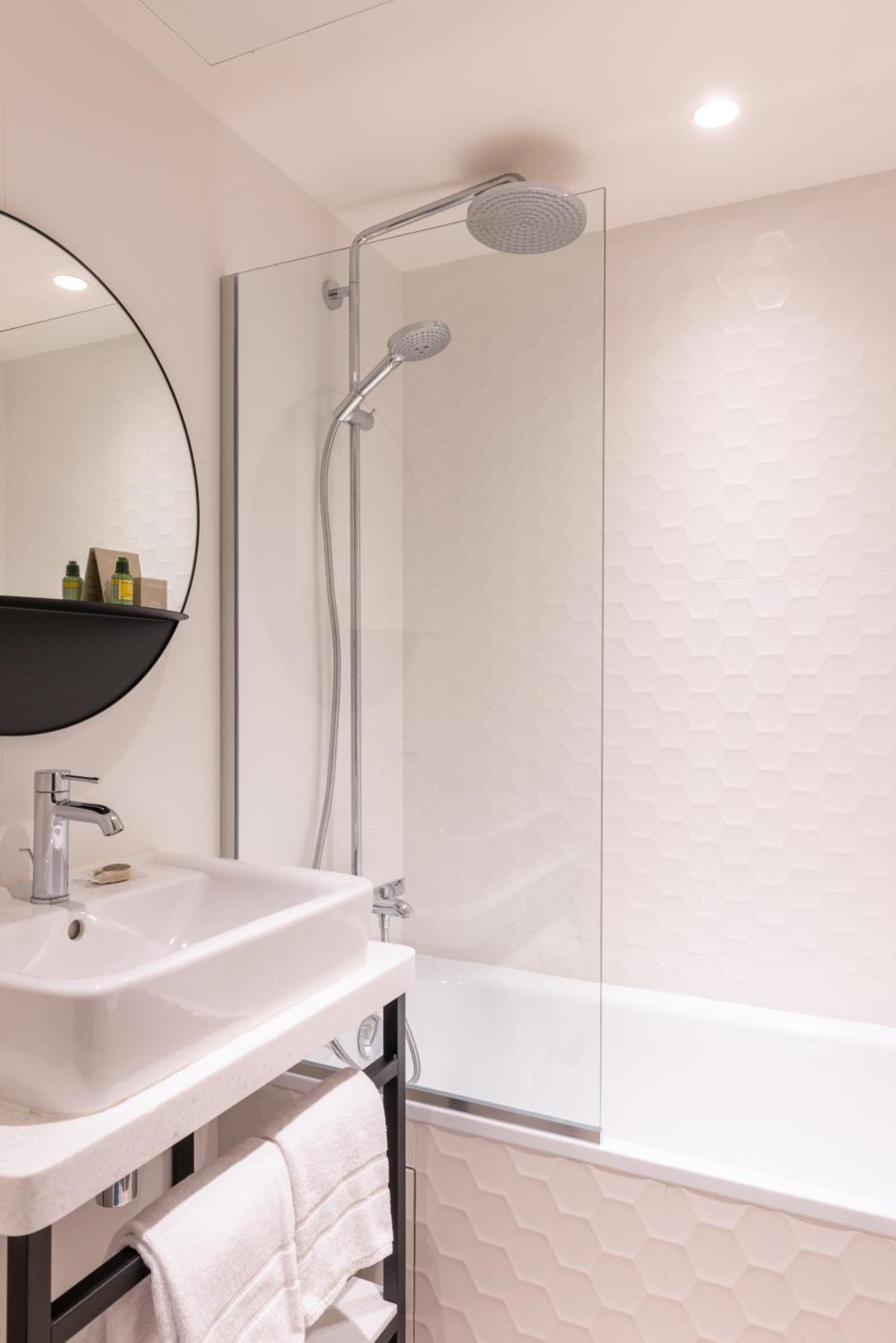 Leonardo Boutique Opera Hotel 4*