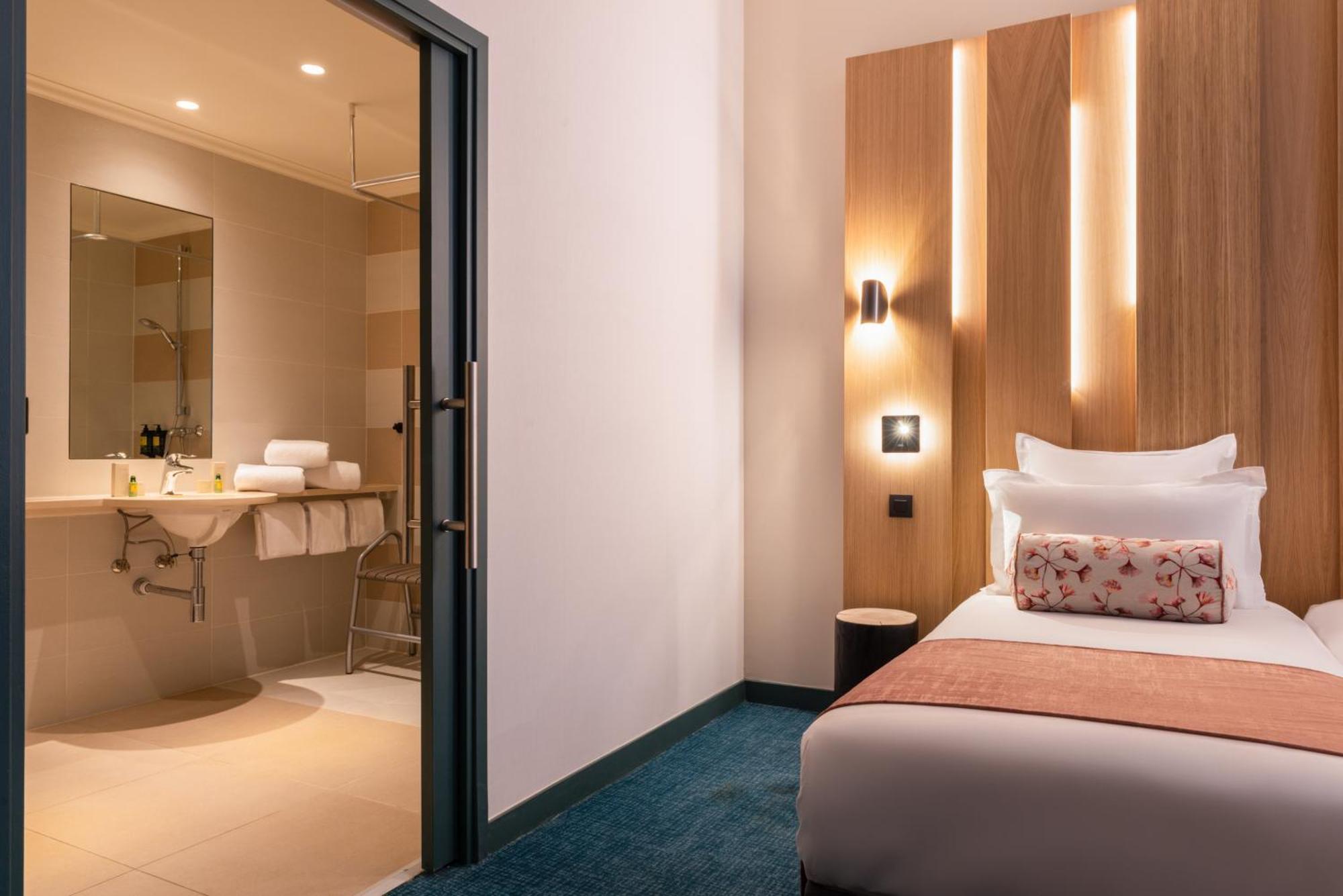 Leonardo Boutique Opera Parigi